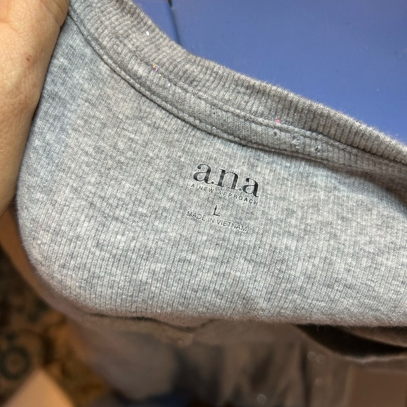 a.n.a Light Gray with flecks of glitter Button-Front Long Sleeve Top - Picture 4 of 6